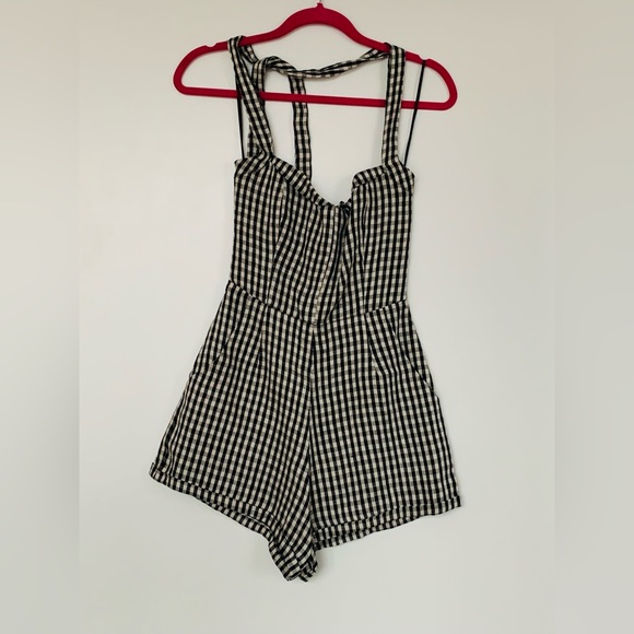 Reformation Bettie Jumpsuit in black/neutral gingham (size 0) - Picture 3 of 5